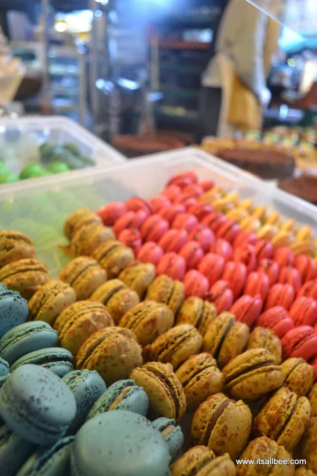 breakfast at borough market - A guide to Borough Market | Exploring London Through Food #london #food #foodguide #markets #citybreak #exploring #breakfast Borough Market Macaroons
