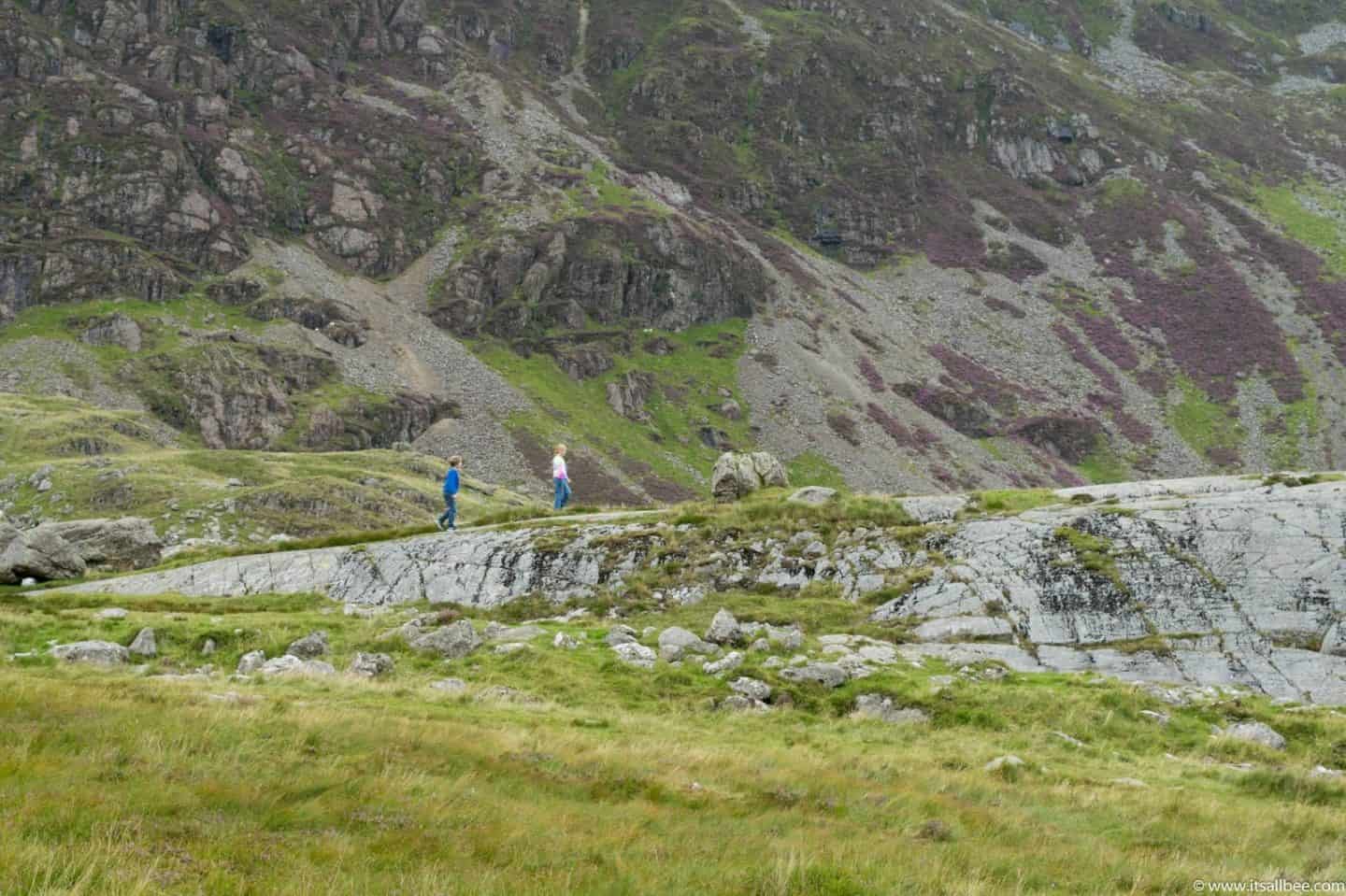 Hiking & Camping In Snowdonia | Packing Tips & Campsites Near Snowdon #outdoors #nature #adventure #lakes #mountains #packing #snowdon #camping #tips #wales #uk #trails #routes #itsallbee #adventureawaits