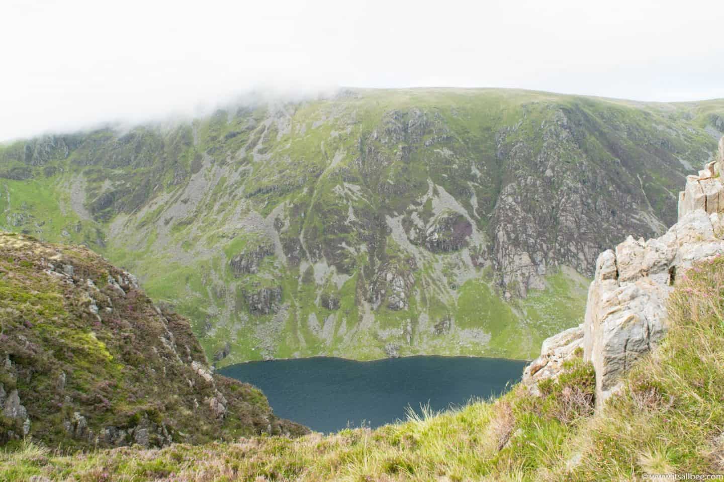 Hiking & Camping In Snowdonia | Packing Tips & Campsites Near Snowdon #outdoors #nature #adventure #lakes #mountains #packing #snowdon #camping #tips #wales #uk #trails #routes #itsallbee #adventureawaits