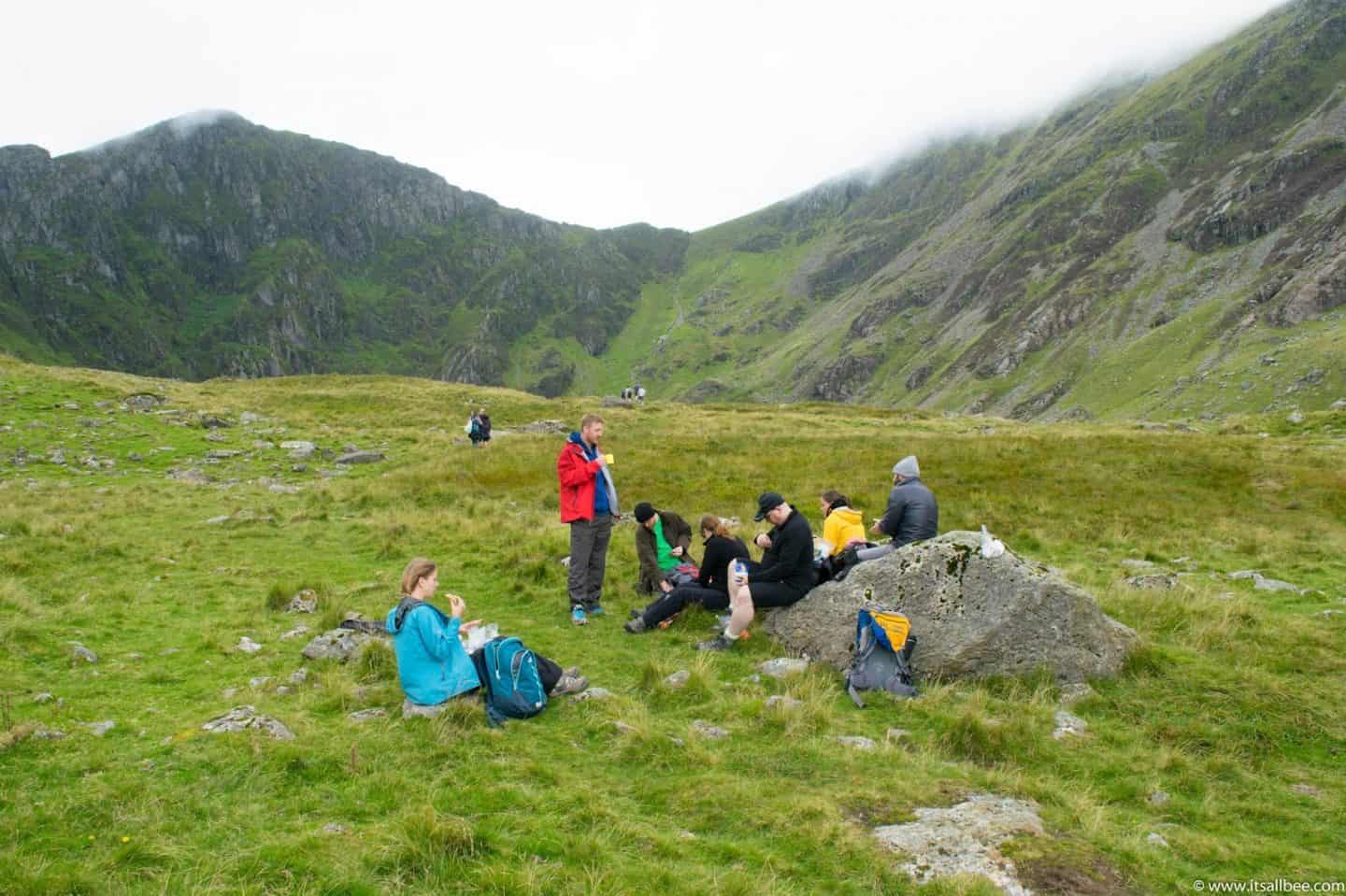 Hiking & Camping In Snowdonia | Packing Tips & Campsites Near Snowdon #outdoors #nature #adventure #lakes #mountains #packing #snowdon #camping #tips #wales #uk #trails #routes #itsallbee #adventureawaits