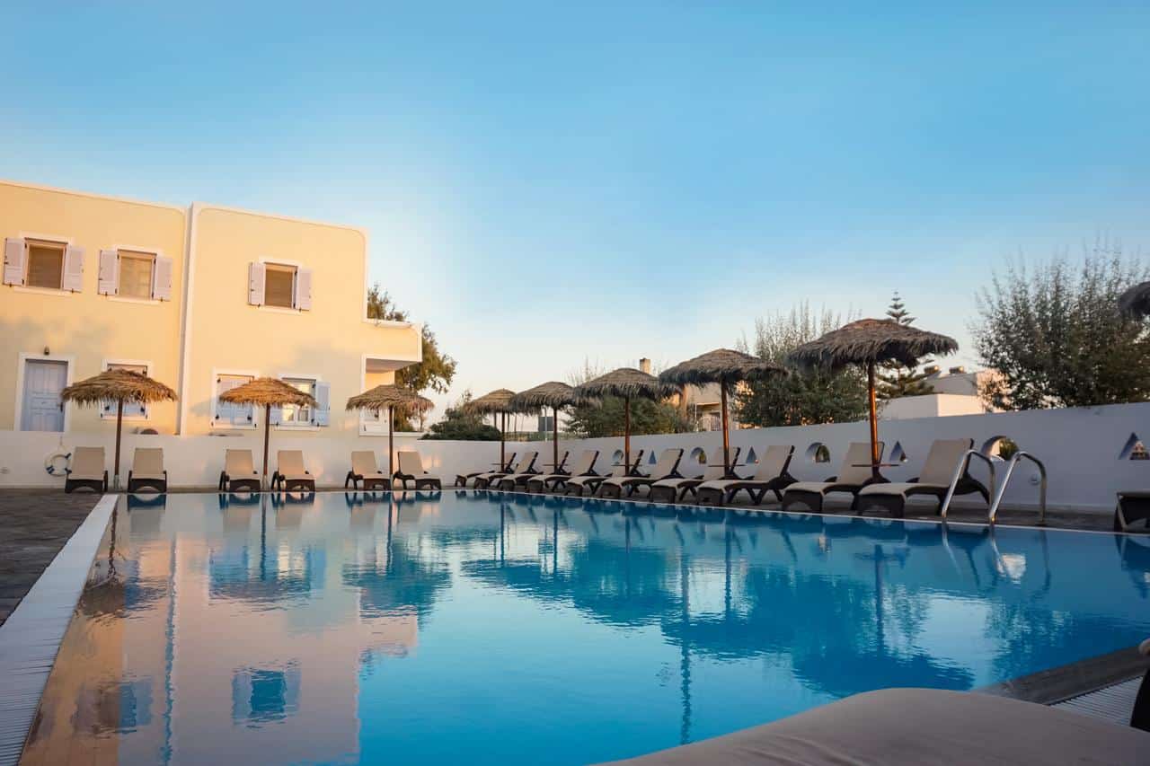 The Best Hotels In Santorini | Cheap Hotels In Santorini