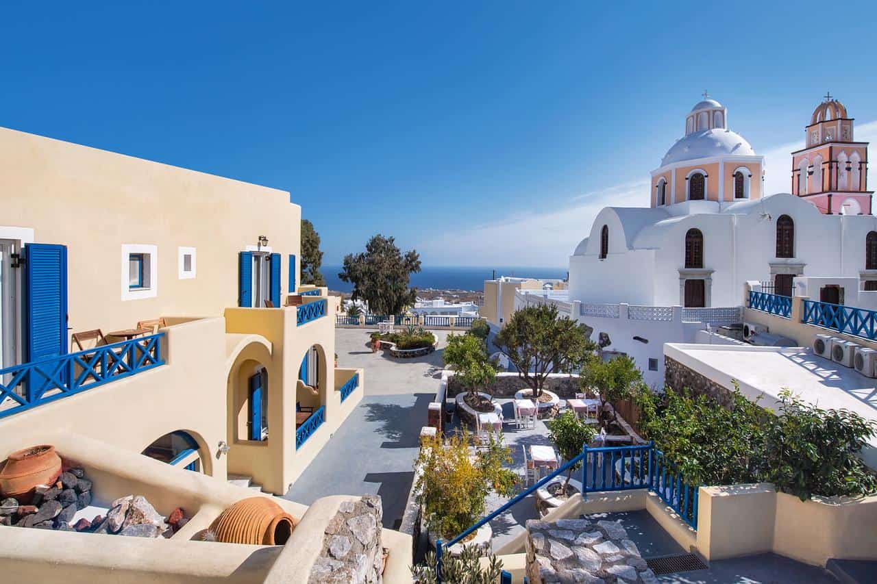 The Best Hotels In Santorini | the best hotels in santorini greece