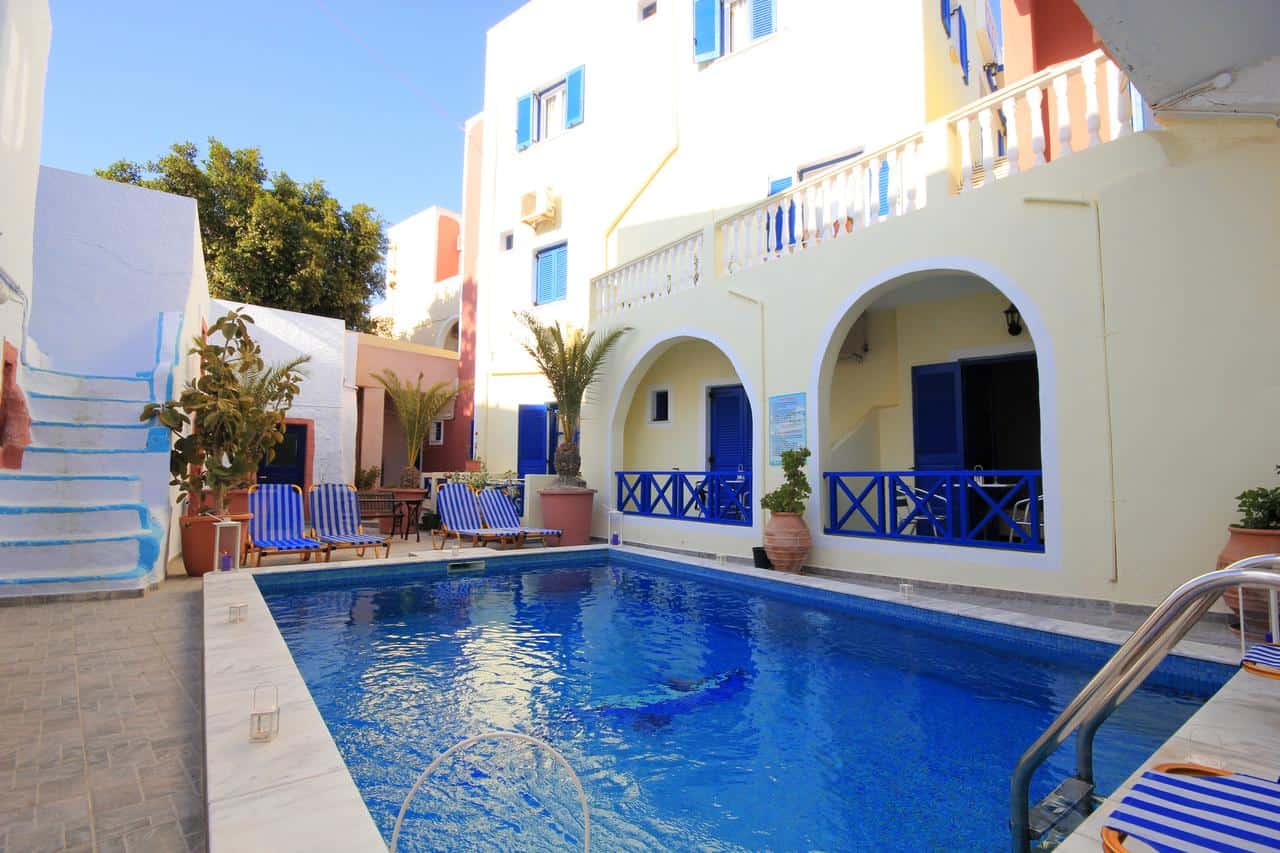 The Best Hotels In Santorini | the best hotels in santorini greece