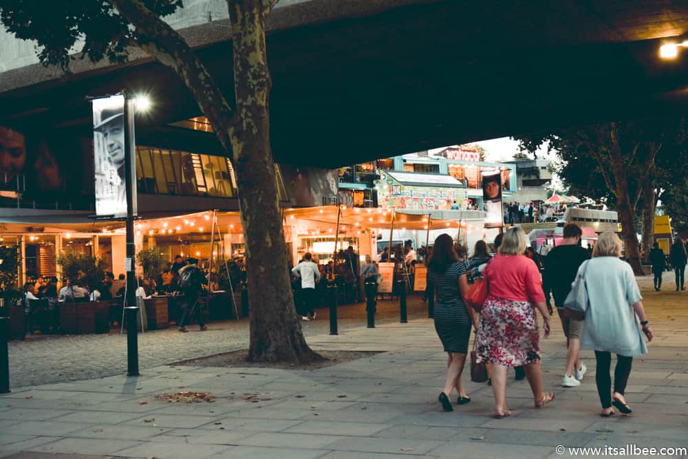 A local's guide to romantic things to do in London for couples - whether you are looking for cool couple activities in london or cheap romantic things to do in London. Click to read 25 ideas for romantic places in london for dates. From stolls on the Southbank, Electric Cinema, romantic dinner, Thames cruises, music session or dance lessons. Plenty of amazing London experiences for couples that you will love! #couples #travel #funtimes #adventure #markets #restaurants #movies #theatre #spa romantic day london | romantic thing to do in london | romantic things to do in london | things to do for couples in london