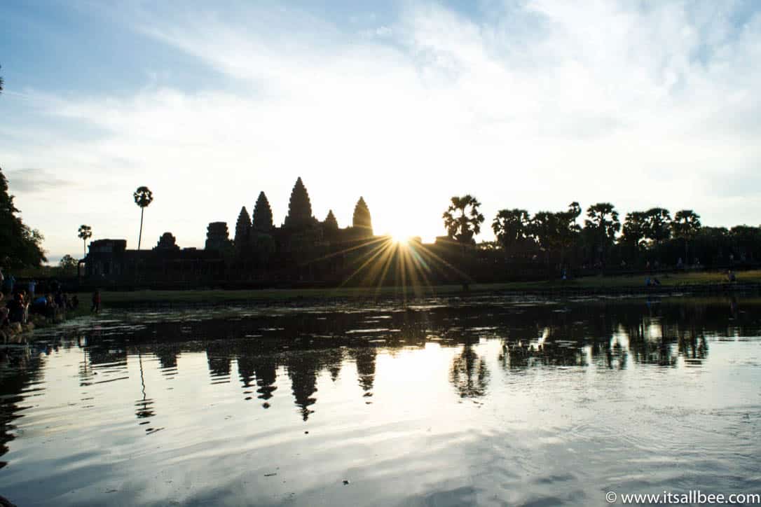 Cambodia Travel Itinerary - The perfect 7 day Cambodia itinerary. ANGKOR WAY TEMPLES - MARKETS - BEACHES & NIGHTLIFE. Visiting Siem Reap, Phnom Penh and Sihanoukville. Everthing you need to know from local customs, what to pack for Cambodia, how many days to spend in Siem Reap and Angkor Wat. Plus where to stay and how to get around. #asia #adventure #angkorwat #traveltips