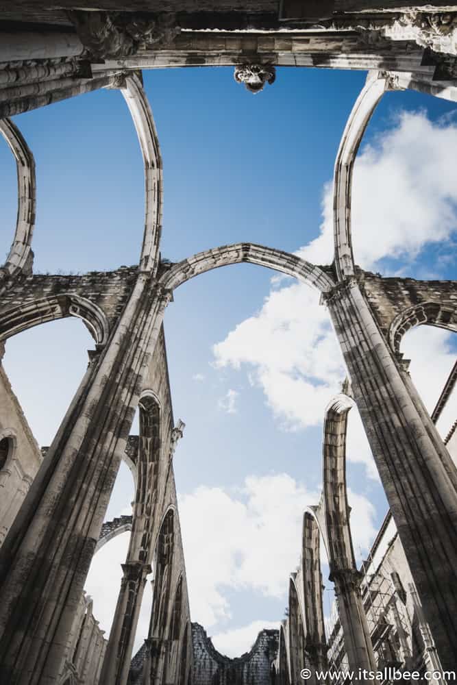 Portugal Must Sees | Carmo Convent Lisbon - #itsallbee #traveltips #Lisbon #portugal #vacation #photography #tips