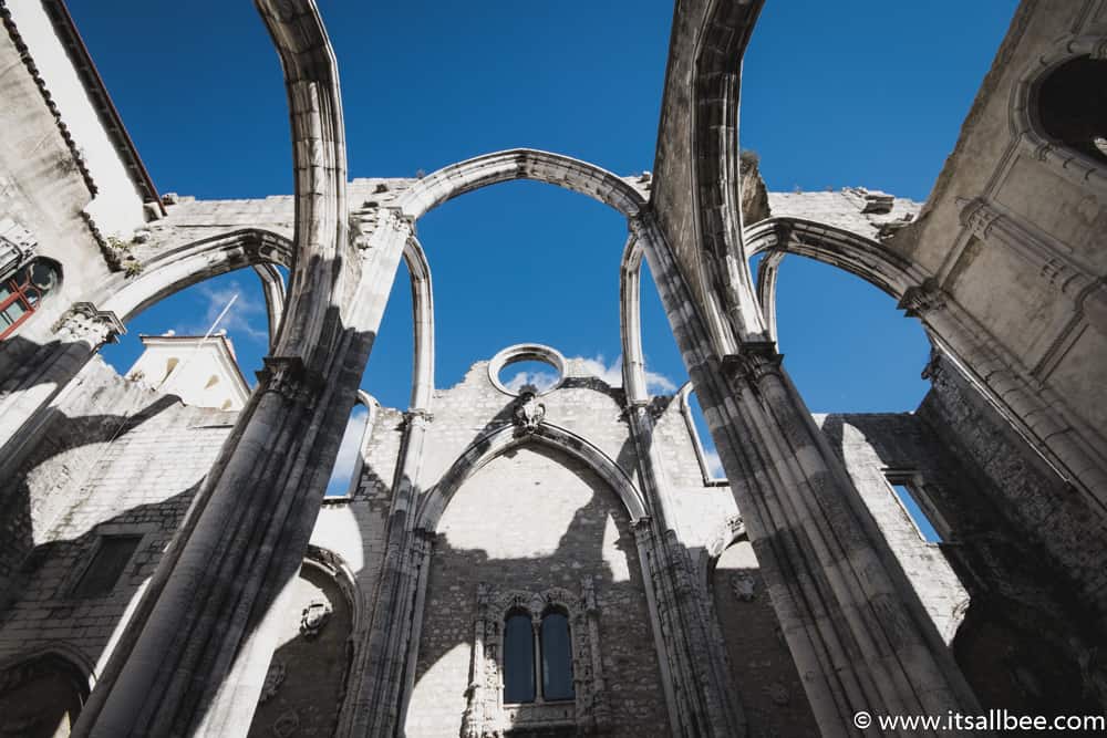 Portugal Must Sees | Carmo Convent Lisbon - #itsallbee #traveltips #Lisbon #portugal #vacation #photography #tips