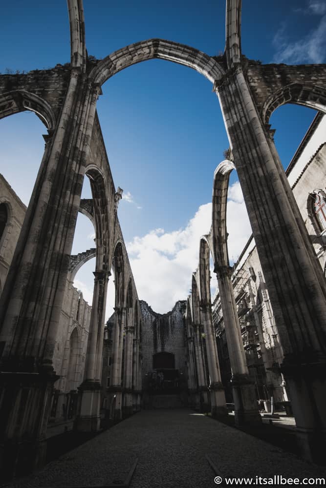 Portugal Must Sees | Carmo Convent Lisbon - #itsallbee #traveltips #Lisbon #portugal #vacation #photography #tips