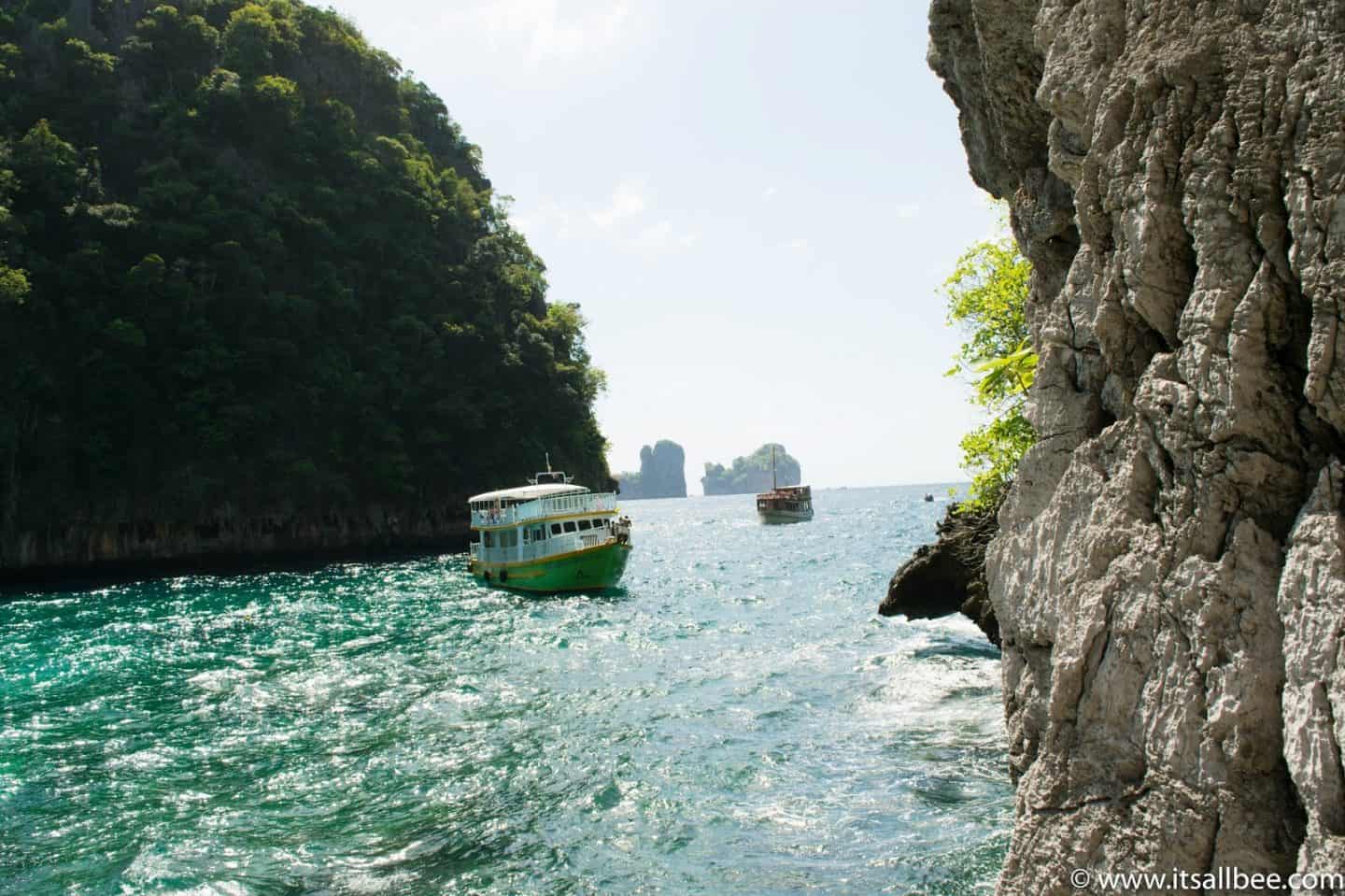 How to plan the perfect Bangkoks and Phuket itinerary. Phi Phi island and Krabi day trips 