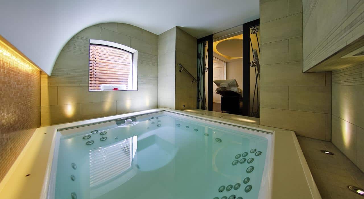 The Best London Hotels With Hot Tubs and Jacuzzi ...