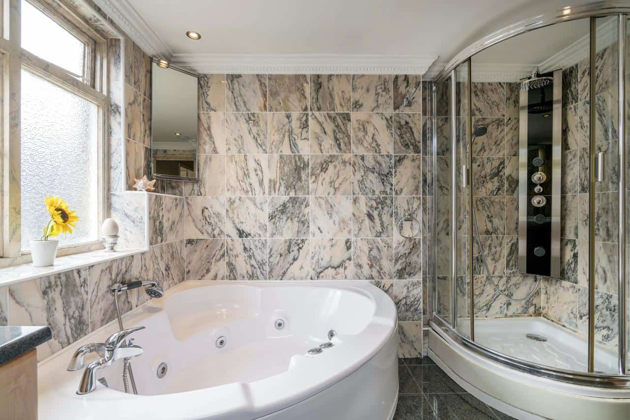 The Best London Hotels With Hot Tubs, Hotel Rooms With Big Bathtubs In London