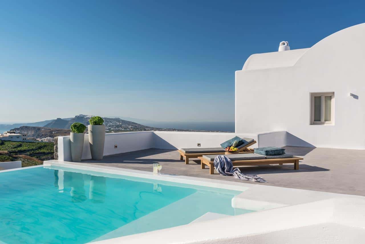 How Expensive Is Santorini To Visit? All You Need To Know! Food Prices, Hotels and Transport