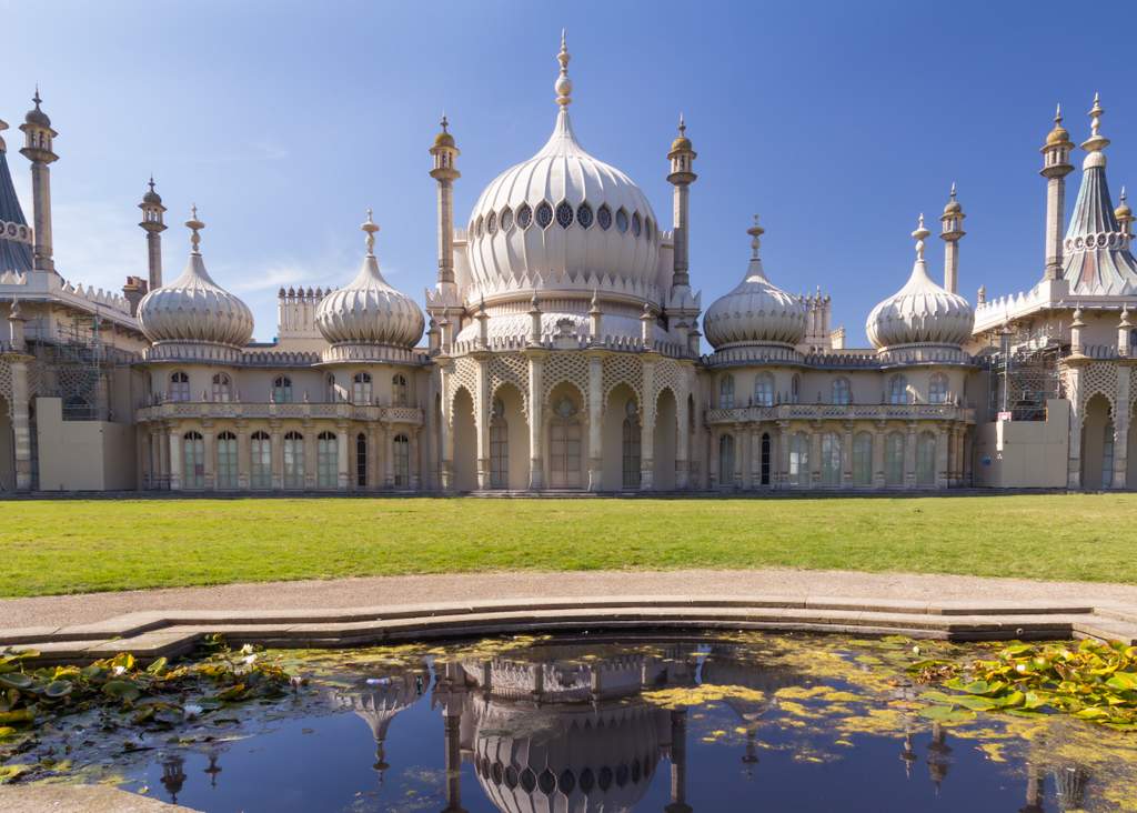The Best Day Trips from London - #London #daytrips #traveltips #adventure #train #roadtrips #adventure #views #durdledoor #oxford #Cambridge The Best Day Trips from London