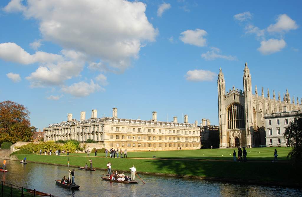 The Best Day Trips from London - #London #daytrips #traveltips #adventure #train #roadtrips #adventure #views #durdledoor #oxford #Cambridge The Best Day Trips from London