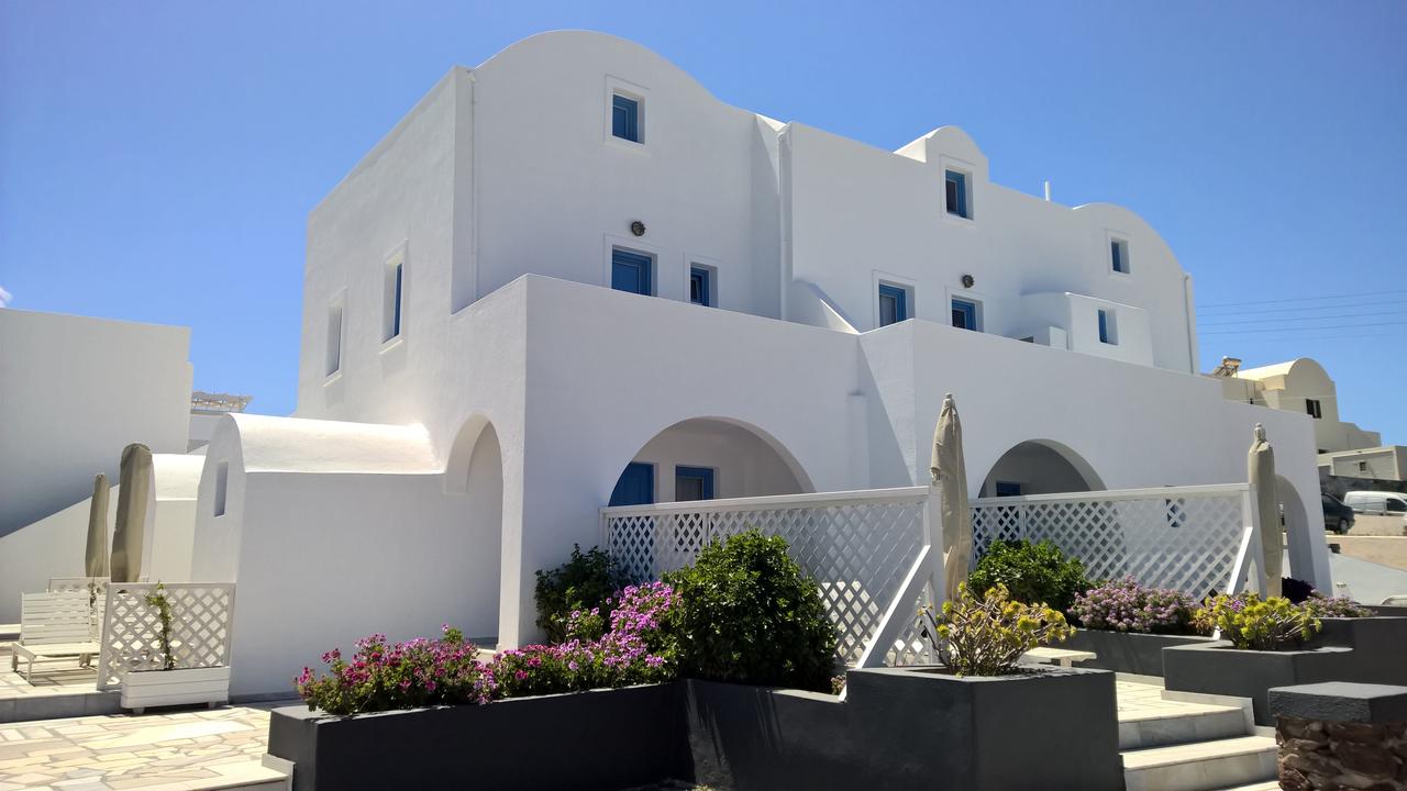 Top 10 Cheap Hotels In Oia Santorini