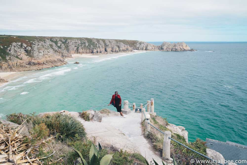 Tips on the best towns in Cornwall worth visiting - plus 10 best things to do in Cornwall, pretty places in cornwall and cute seaside towns in Cornwall perfect for holidays and weekend getaways in England. #uk #britain #seaside #holidays #vacation #beaches #seaviews #prettytowns #thingstodo #edenproject #newquay #tintagel #stmichaelsmount #stives #minacktheatre