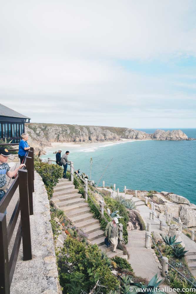 Tips on the best towns in Cornwall worth visiting - plus 10 best things to do in Cornwall, pretty places in cornwall and cute seaside towns in Cornwall perfect for holidays and weekend getaways in England. #uk #britain #seaside #holidays #vacation #beaches #seaviews #prettytowns #thingstodo #edenproject #newquay #tintagel #stmichaelsmount #stives #minacktheatre