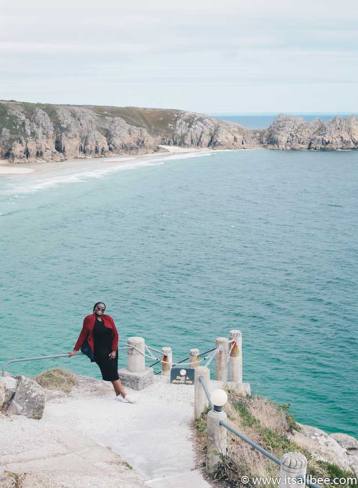 Tips on the best towns in Cornwall worth visiting - plus 10 best things to do in Cornwall, pretty places in cornwall and cute seaside towns in Cornwall perfect for holidays and weekend getaways in England. #uk #britain #seaside #holidays #vacation #beaches #seaviews #prettytowns #thingstodo #edenproject #newquay #tintagel #stmichaelsmount #stives #minacktheatre