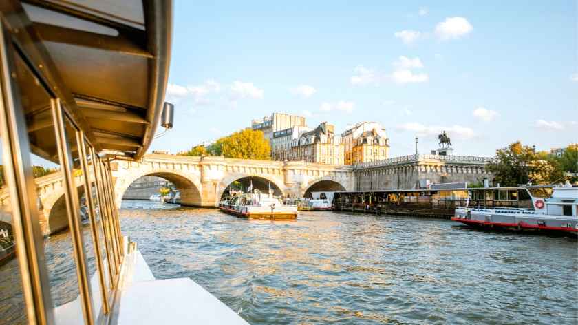 Tips on the perfect footwear for your Parisian adventure! Explore our guide to the Best Shoes for Paris and step out in style, whether you're strolling along the Seine or admiring the Eiffel Tower. From spring blooms to winter wonderlands, find the ideal pair for every season in the City of Light.
