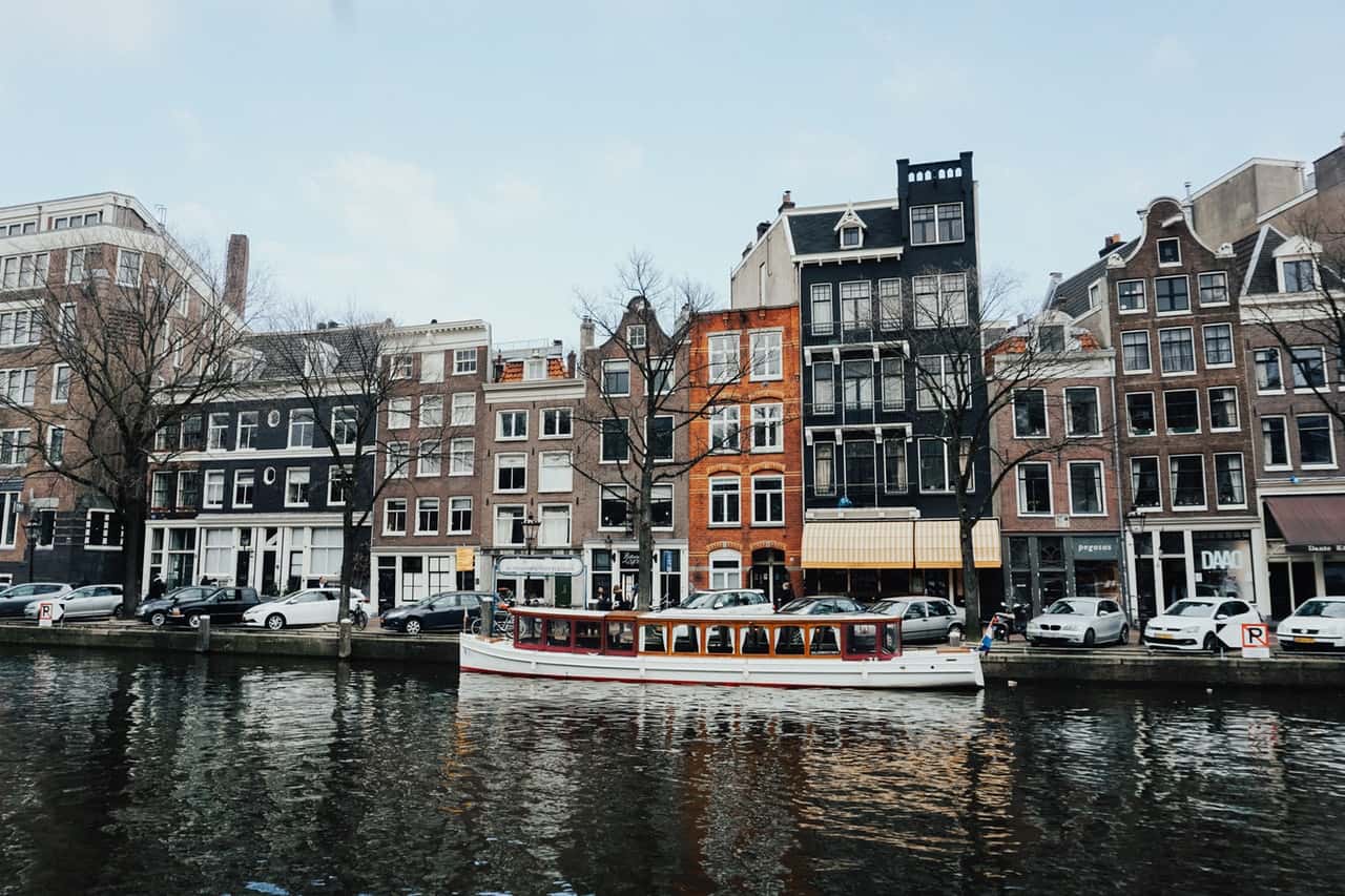 Amsterdam Winter Guide | Top Things To Do In Amsterdam In Winter - Amsterdam in winter, Amsterdam winter packing list, Amsterdam in winter things to do, Amsterdam in winter photography, amsterdam winter outfit ideas. #traveltips #itsallbee #europe #netherlands #travel #citybreak #seemycity