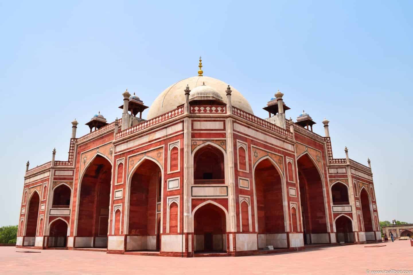 The perfect Delhi itinerary for 3 days - Delhi travel guide with things to do, places to visit in Delhi, how to get around in Delhi, day trips from Delhi, visa info and more. Delhi travel incredible India #ASIA #GOLDENTRIANGLE #femaletravellers #solotravel #adventure - delhi travel photography - delhi india market - delhi india streets - delhi india streets