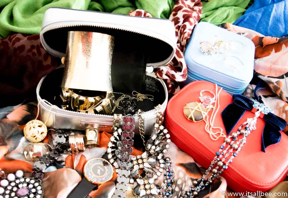 The Best Travel Jewelry Cases - These Personalized Jewelry Cases are Travel-Approved - Jewellery storage box #jewellerycase #jewellerybox #travel #organiser #trips #expensive jewellery www.itsallbee.com