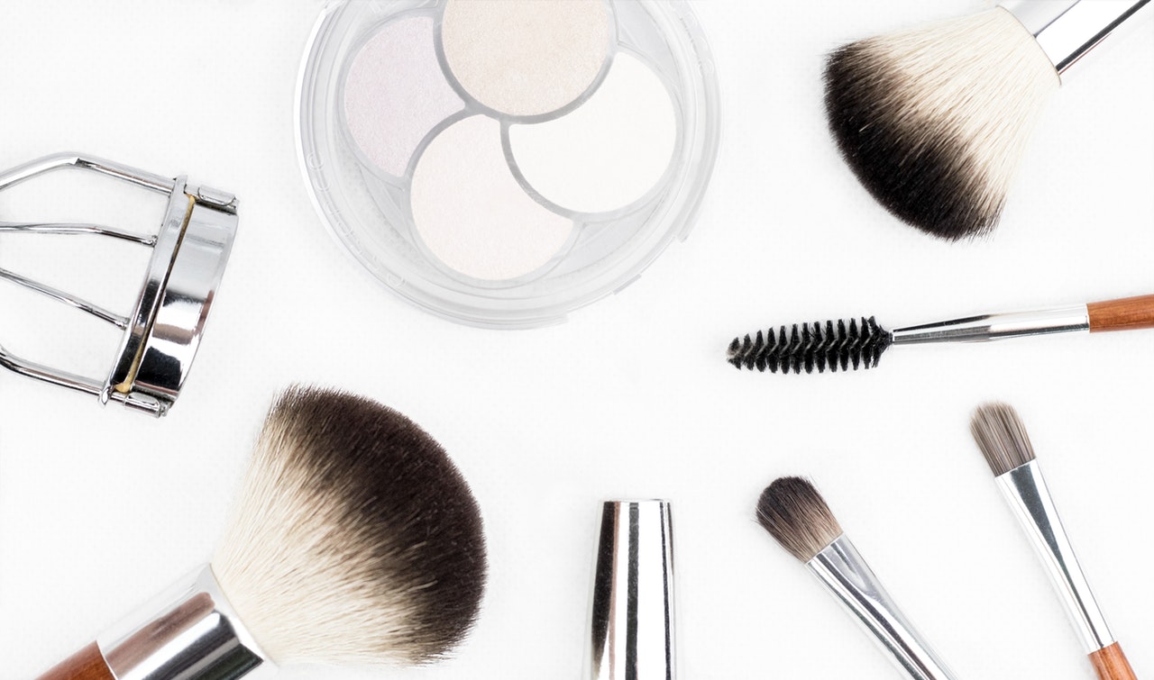 Go Places With These Travel Friendly Makeup Brush Sets