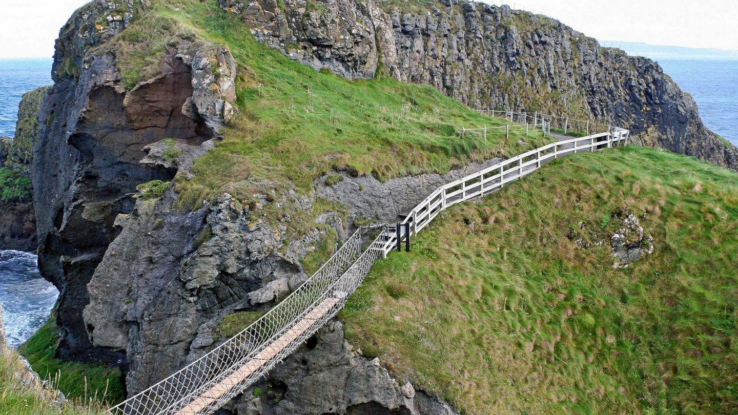 Giant Causeway Ireland Rope Bridge |  Giant Causeway Ireland Rock Formations | Rope Bridge Northern Ireland | Ireland Travel Guide | Ireland Travel Best Spots | Ireland Travel Itinerary | Ireland Bucket List Things To Do In