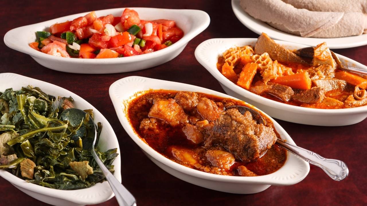 36 Black Owned Restaurants & Cafes In Chicago For Delicious Soul Food