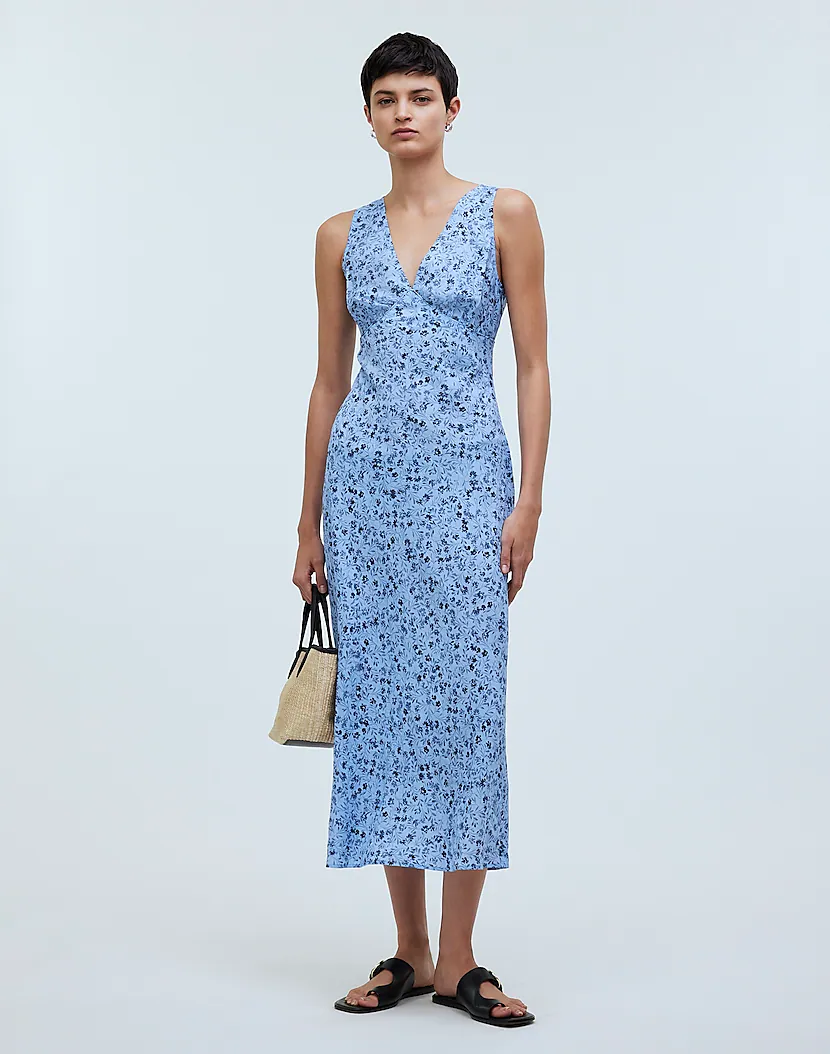 Guide to the perfect floral summer midi dresses to elevate your style this season. From elegant garden parties to casual sunny days, find your ideal match for comfort, style, and versatility. Summer Dress | Sundress | Cute Dress | Beach Dress | Sun Dress | Midi Dress | Flower Dress | Spring Fling Dress | Floral Summer Midi Dresses | Floral Summer Midi Dress | Floral Midi Dress | Floral Midi Dresses | Floral Midi Dress Outfit | Floral Midi Dresses Casual | Floral Midi Dress Outfit Summer