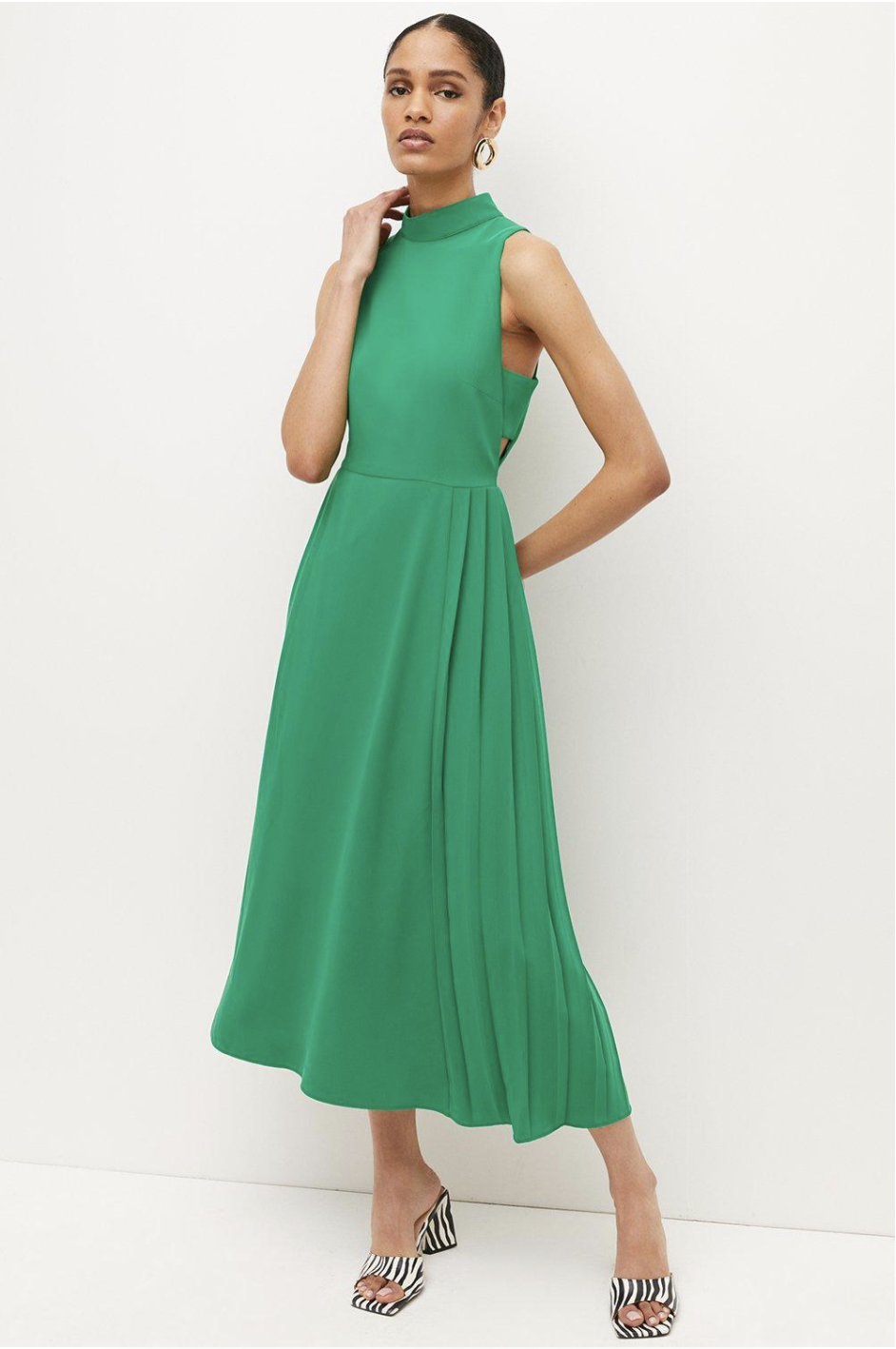 Discover the elegance of green maxi dresses in our latest post, featuring a curated collection that blends timeless charm with contemporary style. Perfect for any occasion, from casual outings to formal events. Green Maxi Dress | Green Maxi Dresses | Green Dress | Emerald Green Dress | Green Dress Outfit | Maxi Dresses | Summer Maxi Dress | Spring Dress | Green Summer Dress