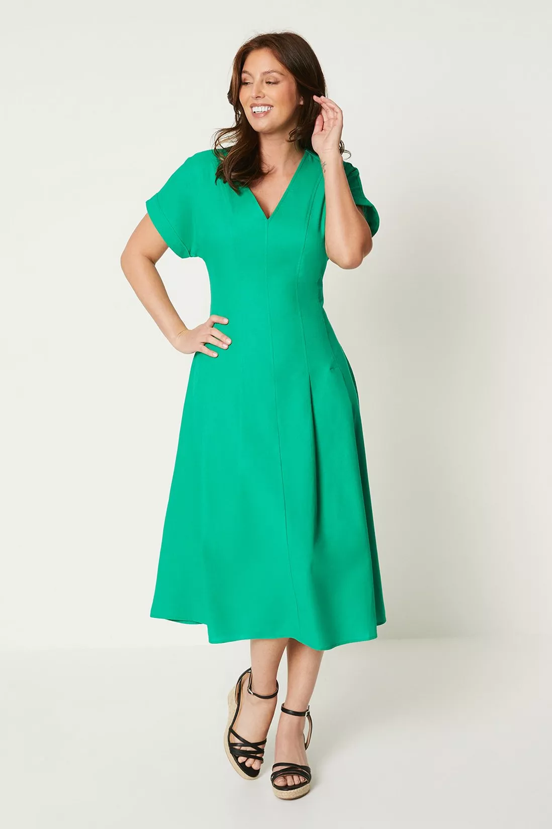 Discover the perfect blend of style, comfort, and professionalism with our guide to the best summer dresses for work. From airy linen blends to structured midis, find your summer wardrobe essentials for the modern working woman. Summer Dress Outfits | Summer Dress Outfit | Summer Dress Outfit Ideas | Summer Dress Idea | Summer Dresses Idea | Summer Dresses For work | Summer Dress For Work | Summer Dress Cute | Work Outfit Women | Business Professional Outfit | Corporate Outfit