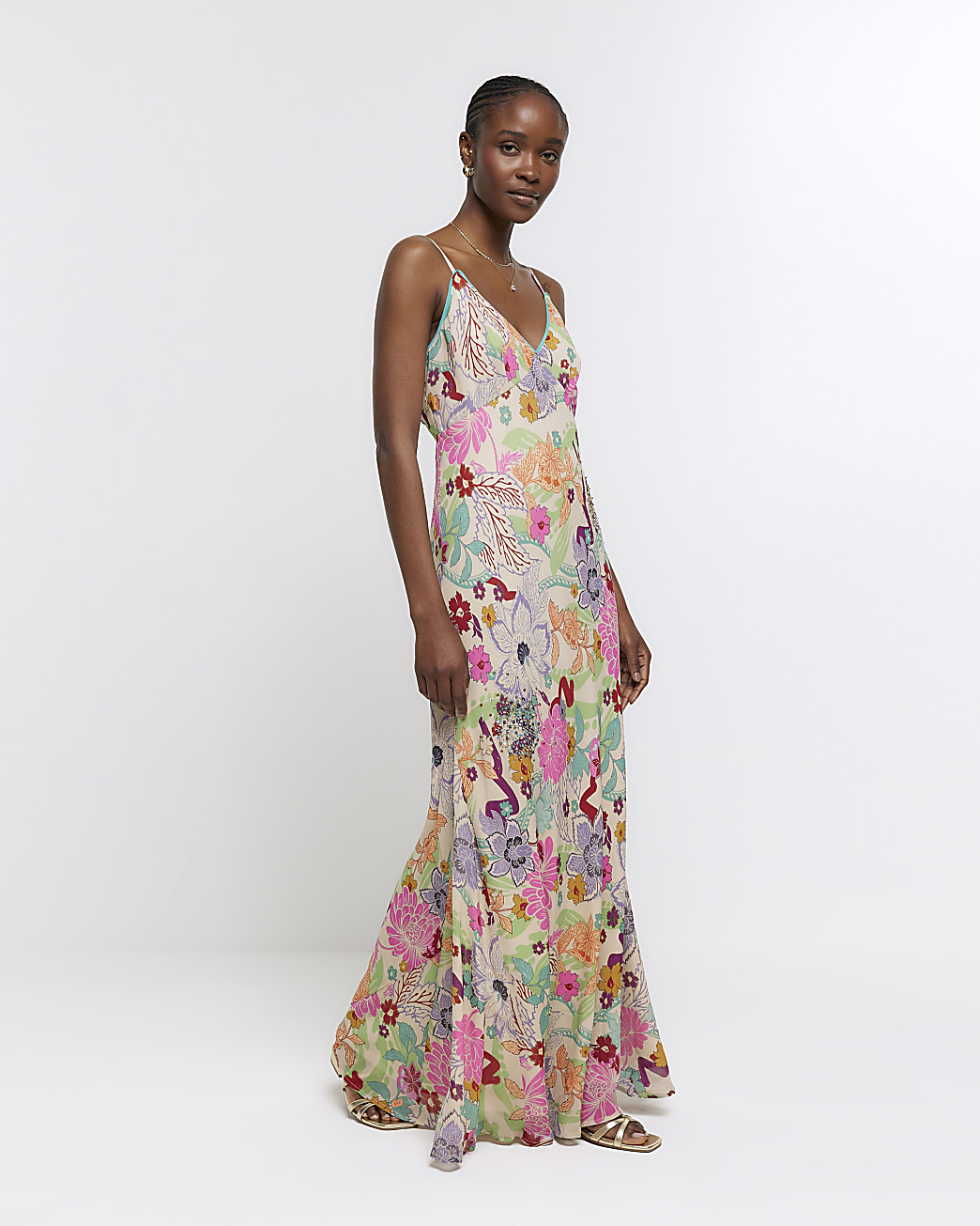 Lets look at the perfect floral maxi dresses for any wedding with our guide. Explore elegant, sustainable, and stylish options to make a stunning impression as a wedding guest. Floral Maxi Dress | Floral Maxi Dresses | Floral Maxie Dress | Florals Maxi | Floral Maxi Dress Summer | Floral Maxi Dressed | Floral Maxi Dress For Wedding | Floral Maxi Dresses For Weddings | Long Summer | Floral Outfit | Maxi Dress | Floral Dress | Floral Maxi Dresses With Sleeves | Floral Maxi Dress With Sleeves
