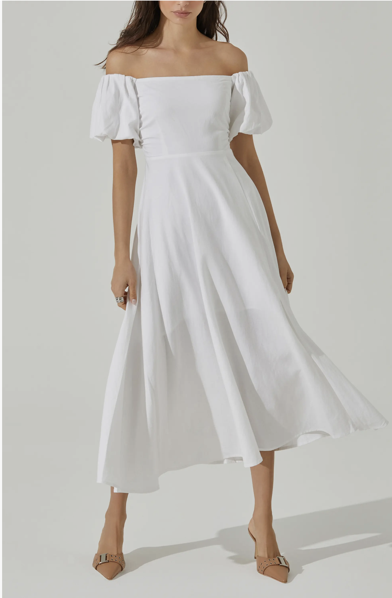 Discover the elegance and versatility of white linen dresses. From midi to maxi, strapless to tiered, explore the best styles for summer outings, elegant dinners, and casual chic days. White Linen Dress Outfit | White Linen Dresses For Summer | White Linen Dresses With Sleeves | Wite Linen Dresses For Sale | White Linen Dress With Pockets | White Linen Dresses For Ladies | Linen Dress Short | White Linen Dress Sleeveless | White Linen Dress Long | White Linen Dress Mini | White Summer Dress