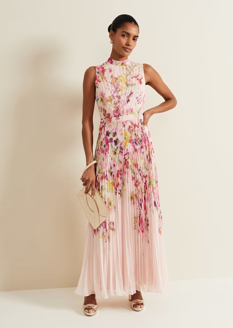 Lets look at the perfect floral maxi dresses for any wedding with our guide. Explore elegant, sustainable, and stylish options to make a stunning impression as a wedding guest. Floral Maxi Dress | Floral Maxi Dresses | Floral Maxie Dress | Florals Maxi | Floral Maxi Dress Summer | Floral Maxi Dressed | Floral Maxi Dress For Wedding | Floral Maxi Dresses For Weddings | Long Summer | Floral Outfit | Maxi Dress | Floral Dress | Floral Maxi Dresses With Sleeves | Floral Maxi Dress With Sleeves