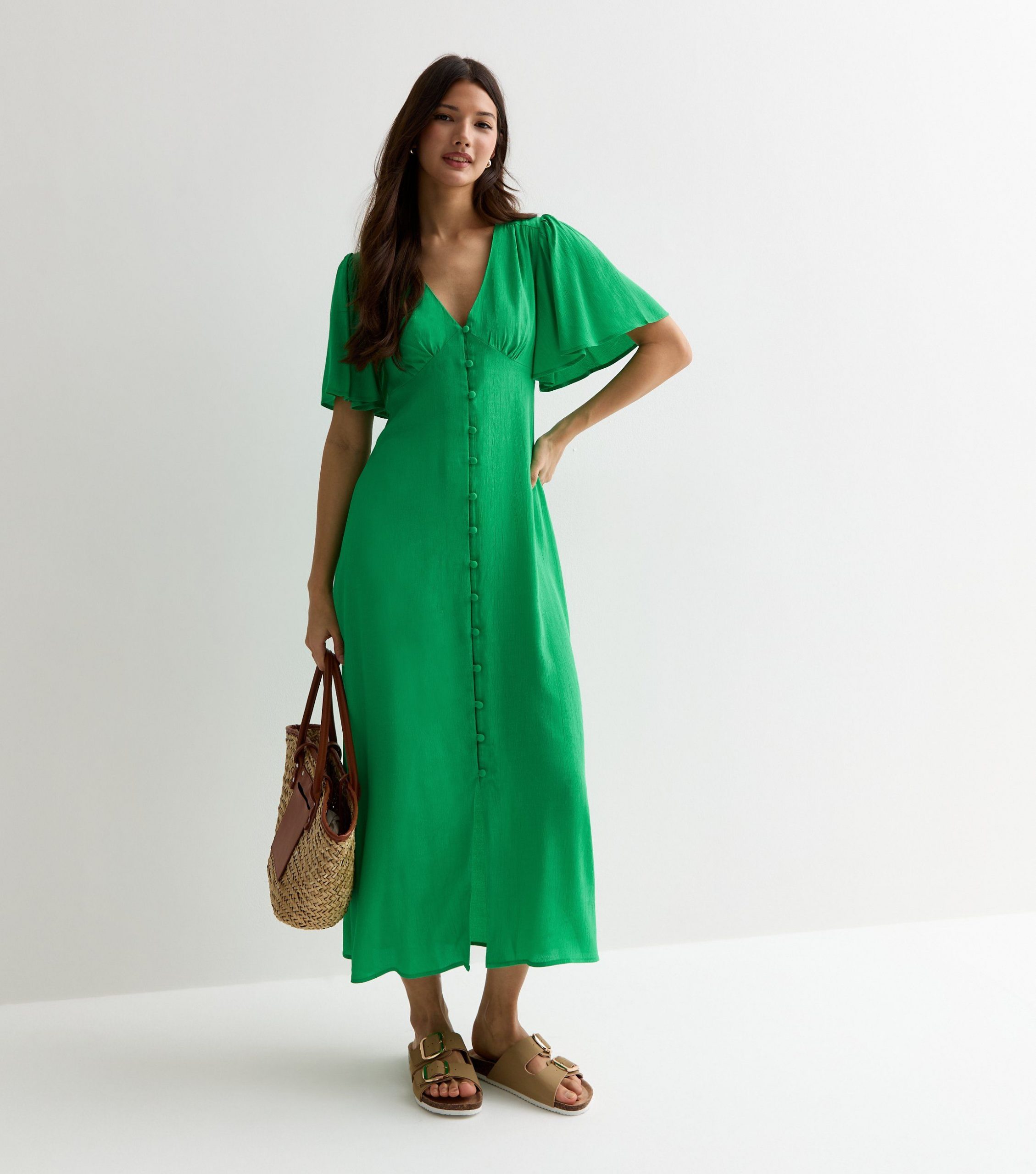 Discover the elegance of green maxi dresses in our latest post, featuring a curated collection that blends timeless charm with contemporary style. Perfect for any occasion, from casual outings to formal events. Green Maxi Dress | Green Maxi Dresses | Green Dress | Emerald Green Dress | Green Dress Outfit | Maxi Dresses | Summer Maxi Dress | Spring Dress | Green Summer Dress