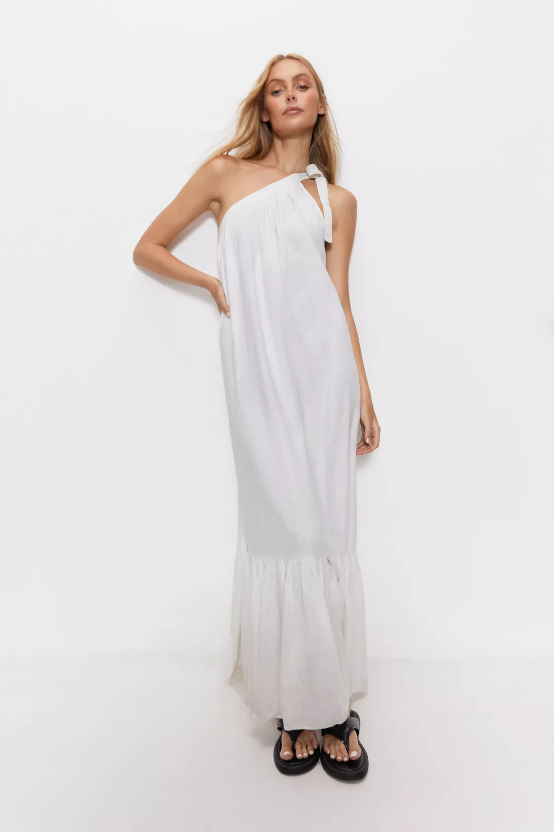 Discover the elegance and versatility of white linen dresses. From midi to maxi, strapless to tiered, explore the best styles for summer outings, elegant dinners, and casual chic days. White Linen Dress Outfit | White Linen Dresses For Summer | White Linen Dresses With Sleeves | Wite Linen Dresses For Sale | White Linen Dress With Pockets | White Linen Dresses For Ladies | Linen Dress Short | White Linen Dress Sleeveless | White Linen Dress Long | White Linen Dress Mini | White Summer Dress