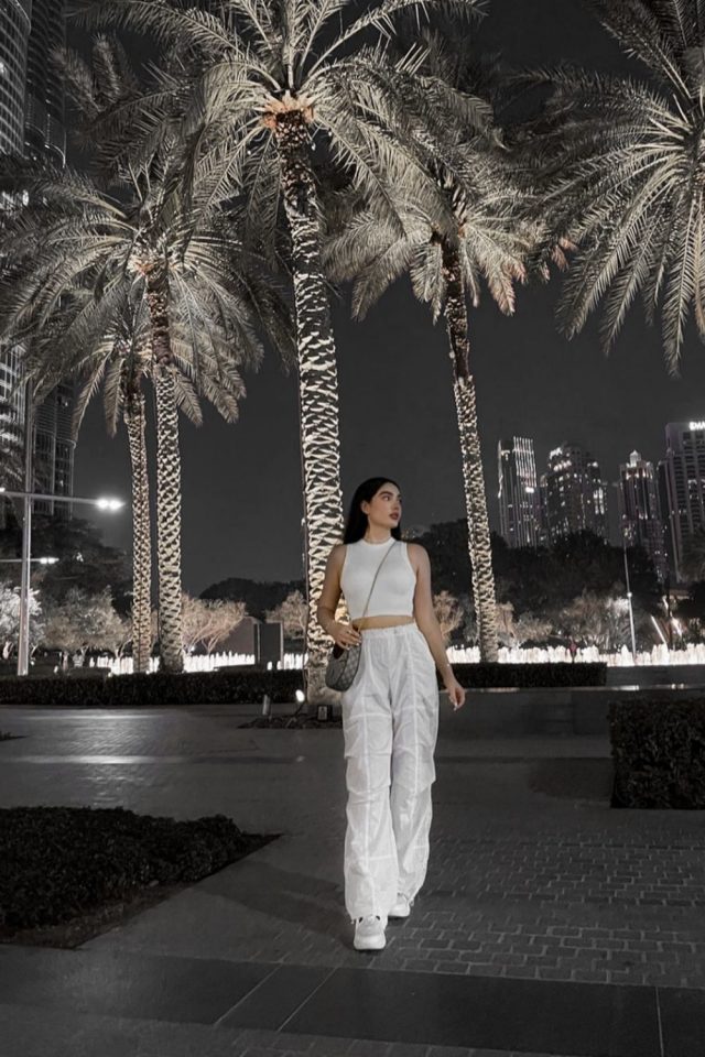 Discover your ultimate style guide for Dubai with our expert fashion tips. From elegant poolside attire to chic evening wear, our curated outfit ideas ensure you're dressed to impress for every Dubai occasion. Explore our comprehensive packing list for the perfect balance of style and comfort in the city of luxury. Dubai Outfit Ideas | Dubai Outfit | Dubai Outfits | Dubai Vacation | Dubai Travel | Dubai travel tips | Dubai Fashion | Dubai Clothes | What To Wear In Dubai | Dubai Packing List 