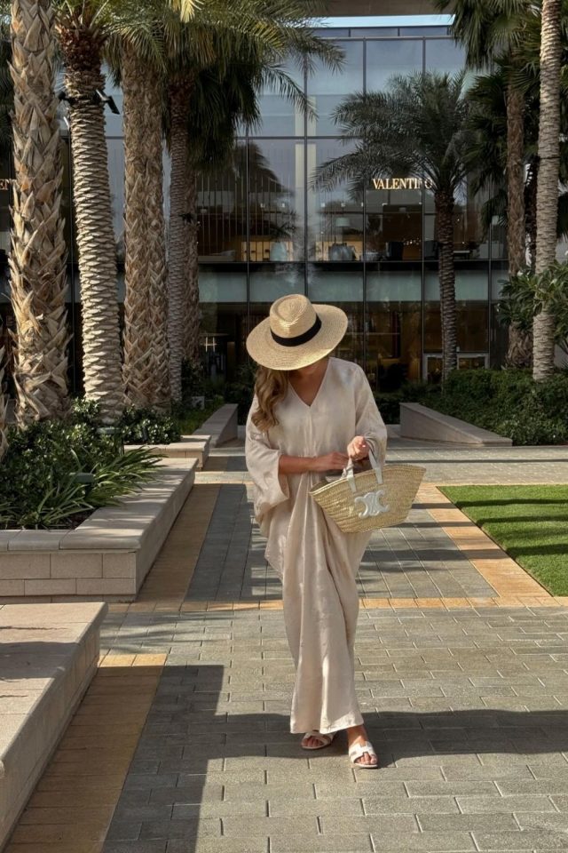 Discover your ultimate style guide for Dubai with our expert fashion tips. From elegant poolside attire to chic evening wear, our curated outfit ideas ensure you're dressed to impress for every Dubai occasion. Explore our comprehensive packing list for the perfect balance of style and comfort in the city of luxury. Dubai Outfit Ideas | Dubai Outfit | Dubai Outfits | Dubai Vacation | Dubai Travel | Dubai travel tips | Dubai Fashion | Dubai Clothes | What To Wear In Dubai | Dubai Packing List 