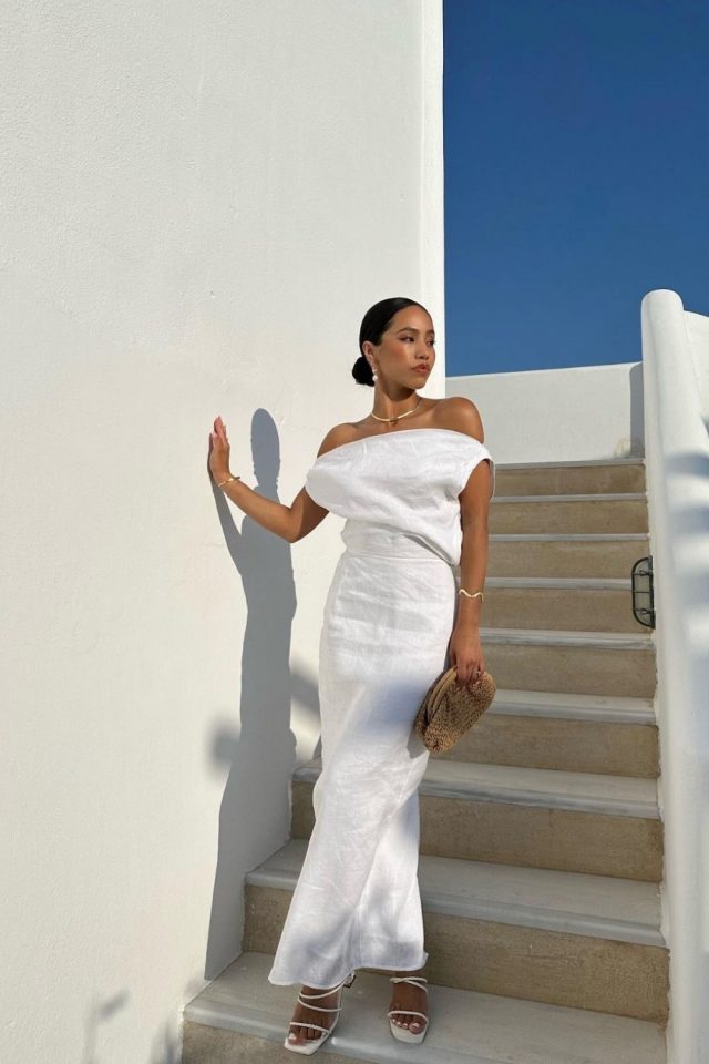 Uncover the ultimate Mykonos outfit guide, perfect for island adventures. From breezy brunch ensembles to elegant dinner attire, find inspiration for every occasion in Mykonos. Mykonos Outfit Summer | Mykonos Outfit | Mykono Outfit | Mykonos Outfits | Mykonos Greece | Mykonos Vacation | Mykonos Looks | Mykonos Trip | Beach Outfit | Vacation Outfit | Europe Outfit | Cute Vacation Outfit | Greece Outfit Ideas | Europe Summer Outfit | What To Wear In Mykonos | Mykonos Packing List #Mykonostravel