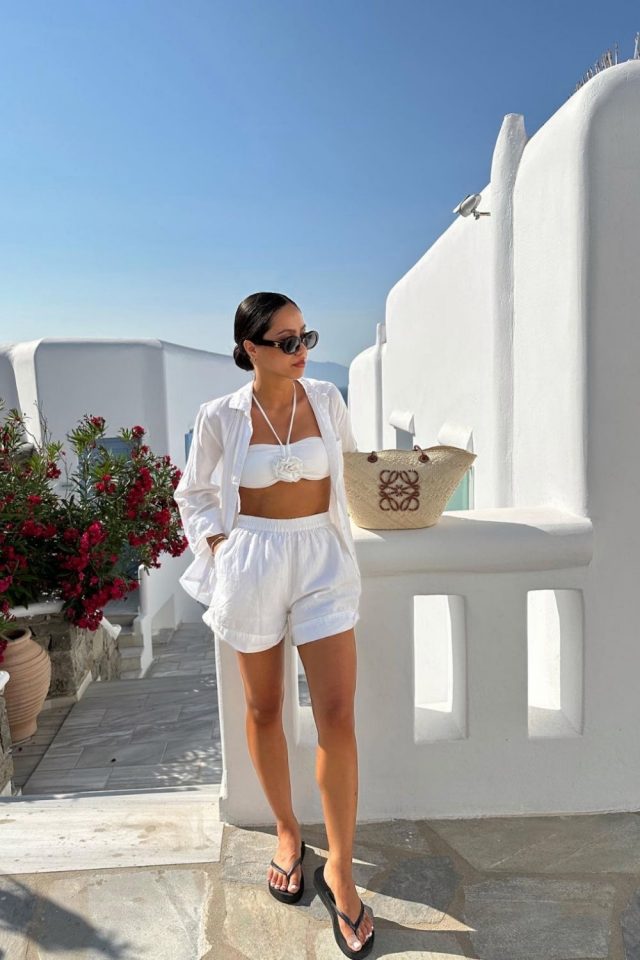 Uncover the ultimate Mykonos outfit guide, perfect for island adventures. From breezy brunch ensembles to elegant dinner attire, find inspiration for every occasion in Mykonos. Mykonos Outfit Summer | Mykonos Outfit | Mykono Outfit | Mykonos Outfits | Mykonos Greece | Mykonos Vacation | Mykonos Looks | Mykonos Trip | Beach Outfit | Vacation Outfit | Europe Outfit | Cute Vacation Outfit | Greece Outfit Ideas | Europe Summer Outfit | What To Wear In Mykonos | Mykonos Packing List #Mykonostravel