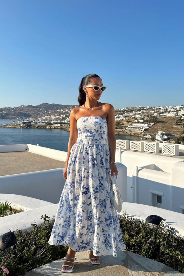 Uncover the ultimate Mykonos outfit guide, perfect for island adventures. From breezy brunch ensembles to elegant dinner attire, find inspiration for every occasion in Mykonos. Mykonos Outfit Summer | Mykonos Outfit | Mykono Outfit | Mykonos Outfits | Mykonos Greece | Mykonos Vacation | Mykonos Looks | Mykonos Trip | Beach Outfit | Vacation Outfit | Europe Outfit | Cute Vacation Outfit | Greece Outfit Ideas | Europe Summer Outfit | What To Wear In Mykonos | Mykonos Packing List #Mykonostravel