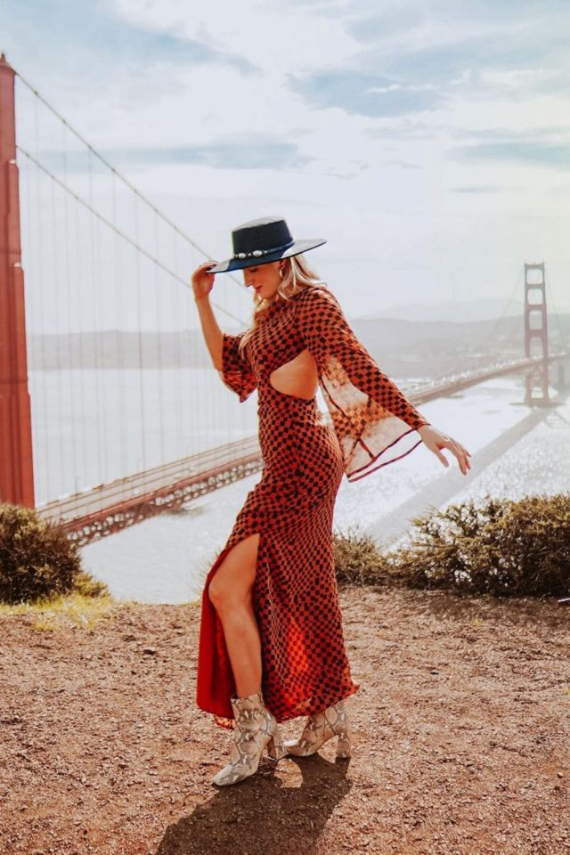 Explore San Francisco in style with our curated outfit ideas perfect for the city's unique vibe. From brunch to bay cruises, get the scoop on what to wear for every occasion. Dress to impress with our San Francisco fashion guide! Vacation Outfit | San Francisco Outfits | San Francisco California | San Francisco Travel | San Francisco Things To Do In | San Francisco Hotels | San Francisco Guide | Bucket List | San Francisco Aesthetic | San Francisco Travel Tips | San Francisco Adventures