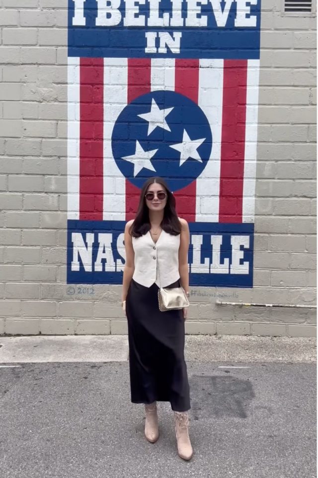 Discover stylish and practical Nashville outfit ideas perfect for every activity, from brunch and exploring to concerts and nightlife. Get inspired with our fashion tips for your next trip to Music City! Nashville Outfits, Nashville Outfit, Nashvile Outfit, Nashville Outfit Summer, Nashville Outfits Summer, Nashvile Outfit Summer, Nashville Bachelorette Party, Spring Outfit, Concert Outfit, Country Concert Outfit, Date Night Outfit, Music Festival Outfit, Country Concert Outfit Ideas Discover stylish and practical Nashville outfit ideas perfect for every activity, from brunch and exploring to concerts and nightlife. Get inspired with our fashion tips for your next trip to Music City! Nashville Outfits, Nashville Outfit, Nashvile Outfit, Nashville Outfit Summer, Nashville Outfits Summer, Nashvile Outfit Summer, Nashville Bachelorette Party, Spring Outfit, Concert Outfit, Country Concert Outfit, Date Night Outfit, Music Festival Outfit, Country Concert Outfit Ideas