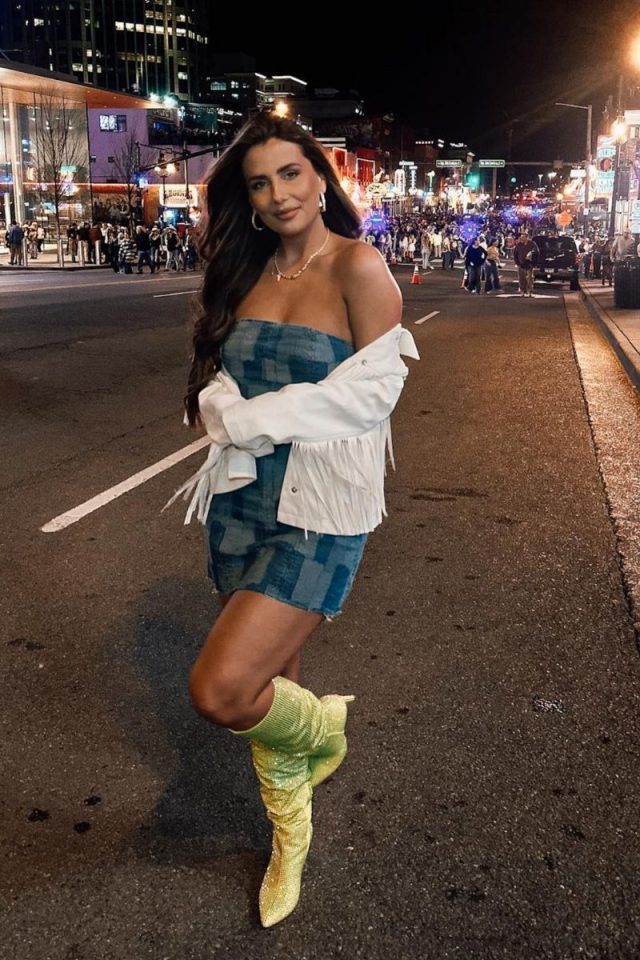 Discover stylish and practical Nashville outfit ideas perfect for every activity, from brunch and exploring to concerts and nightlife. Get inspired with our fashion tips for your next trip to Music City! Nashville Outfits, Nashville Outfit, Nashvile Outfit, Nashville Outfit Summer, Nashville Outfits Summer, Nashvile Outfit Summer, Nashville Bachelorette Party, Spring Outfit, Concert Outfit, Country Concert Outfit, Date Night Outfit, Music Festival Outfit, Country Concert Outfit Ideas Discover stylish and practical Nashville outfit ideas perfect for every activity, from brunch and exploring to concerts and nightlife. Get inspired with our fashion tips for your next trip to Music City! Nashville Outfits, Nashville Outfit, Nashvile Outfit, Nashville Outfit Summer, Nashville Outfits Summer, Nashvile Outfit Summer, Nashville Bachelorette Party, Spring Outfit, Concert Outfit, Country Concert Outfit, Date Night Outfit, Music Festival Outfit, Country Concert Outfit Ideas