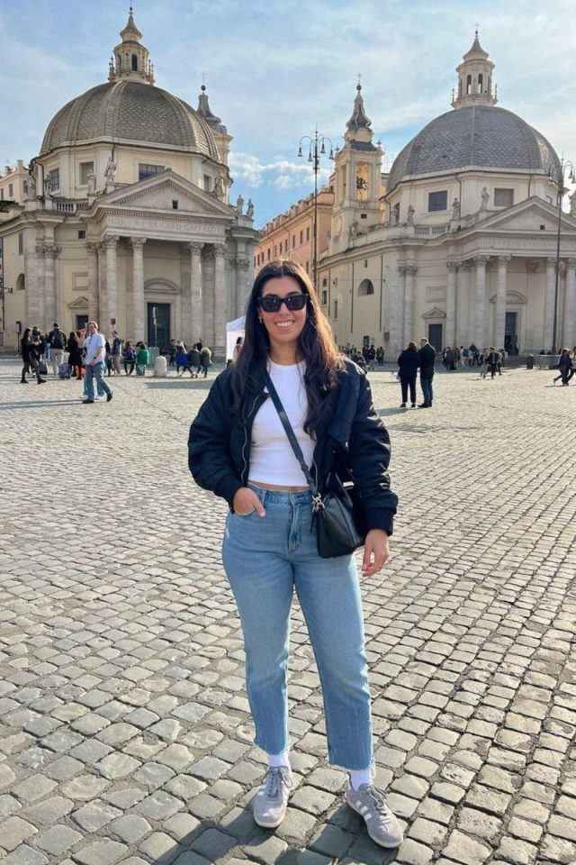 Discover stylish and comfortable Rome outfit ideas perfect for exploring the city's iconic landmarks. From casual street style to sophisticated evening looks, find inspiration for your next Roman adventure with our detailed outfit descriptions and tips. Rome Outfits Winter, Rome Outfit Winter, Rome Outfit Spring, Rome Outfits Spring, Summer Outfit, Fashion, Places Spring Outfit, Cute Outfit, Casual Summer Outfit, Classy Outfit, Girl Aesthetic, Outfit Inspo, Italy Outfits Summer, Italy Outfits